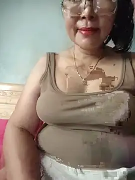 -Titihan- stripchat live cam model