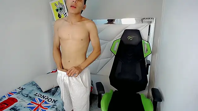 RyanFlirty stripchat live cam model