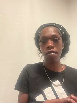 SlimmGoodiee stripchat live cam model