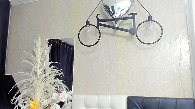 Almaazz stripchat live cam model