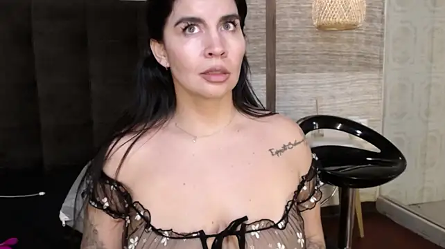 Hannah_Cross stripchat live cam model