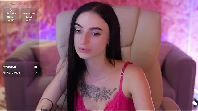 EmilyyMoon stripchat live cam model