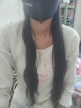 Amisha_kaur stripchat live cam model