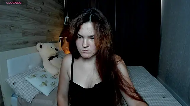 LeyaaStarr stripchat live cam model