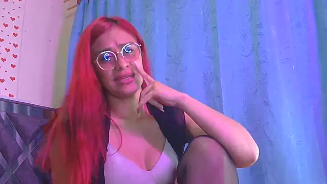 tinny_emiily stripchat live cam model