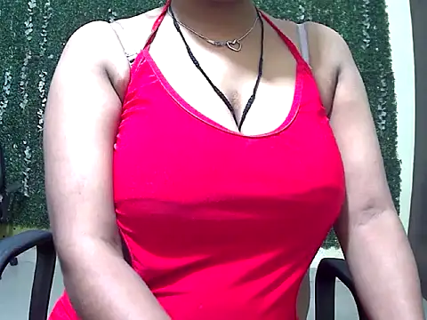 Ruhi_Hotty stripchat live cam model