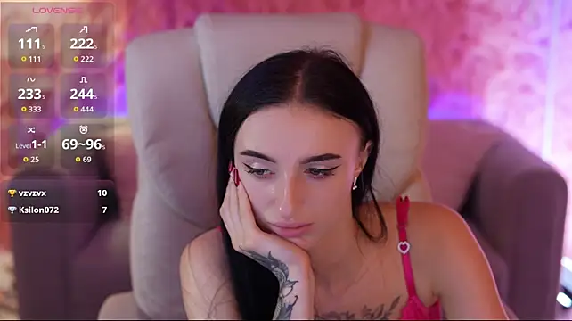 EmilyyMoon stripchat live cam model
