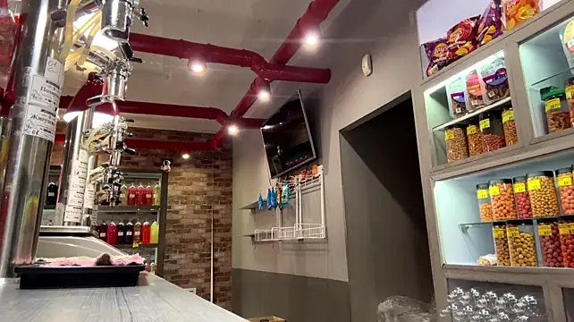 SuzanMoote stripchat live cam model