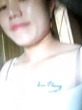 Chiip-bong stripchat live cam model