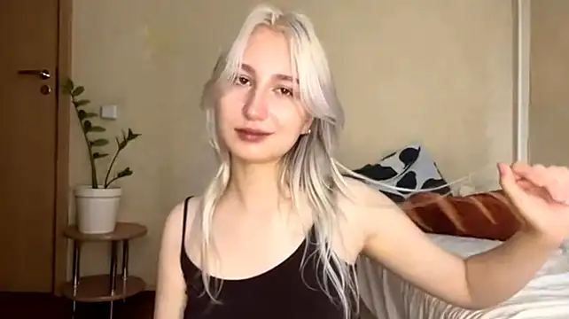 LishaNuding stripchat live cam model