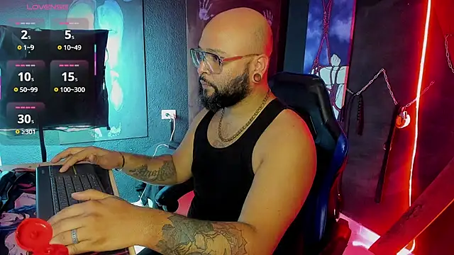 Dark_CoupleKs stripchat live cam model