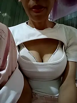 Pinky_1202 stripchat live cam model