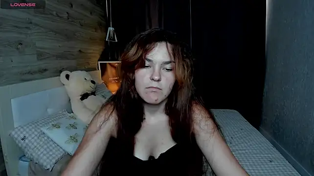LeyaaStarr stripchat live cam model