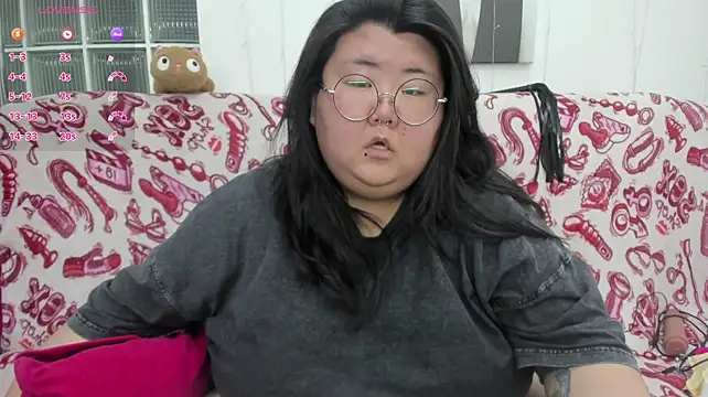 Nadine_asian stripchat live cam model