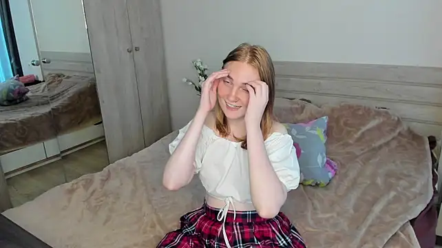 ReddHotPipper stripchat live cam model