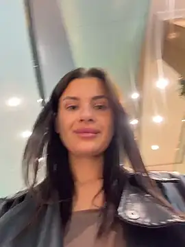 MiraReach stripchat live cam model