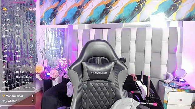 IsaDiiaz stripchat live cam model