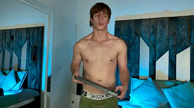 Ostin_Saints stripchat live cam model