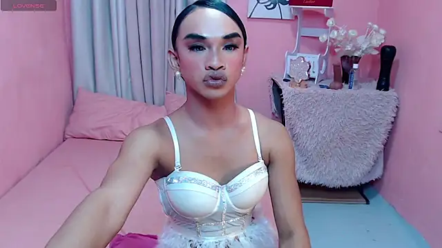 VivienneLuxe stripchat live cam model