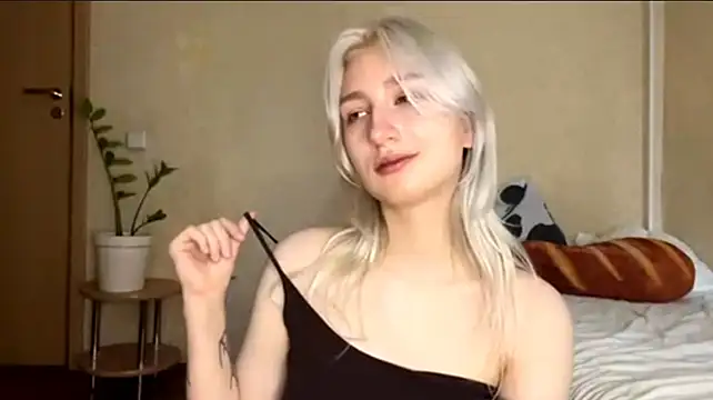 LishaNuding stripchat live cam model