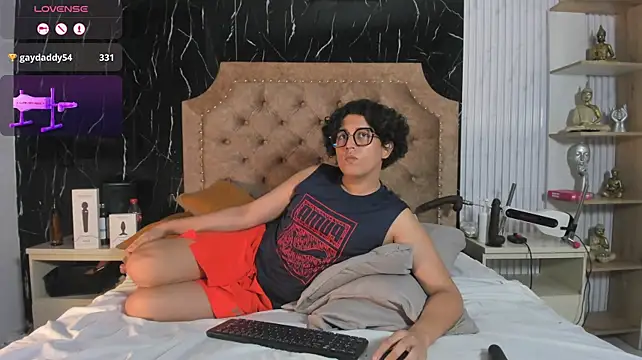 Monteszzo stripchat live cam model