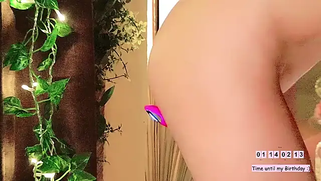 Numerotress stripchat live cam model