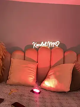KendalMilleer stripchat live cam model