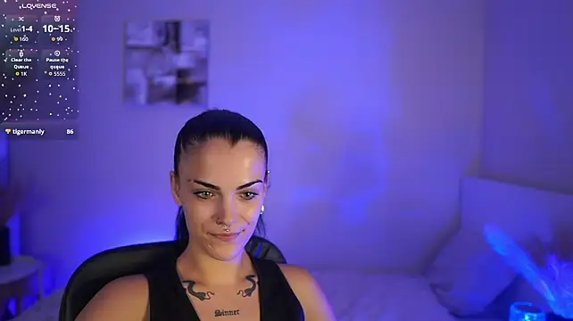 Pauline_2005 stripchat live cam model