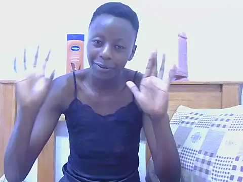 zuhura69 stripchat live cam model