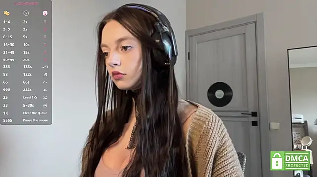 ReikoBartone stripchat live cam model