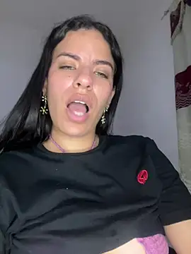 EyesGrin stripchat live cam model