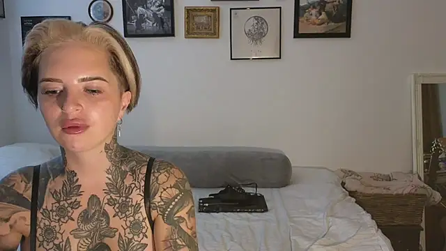 Alexandersonxo stripchat live cam model