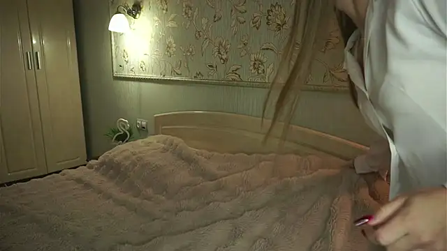 QuennaCoote stripchat live cam model