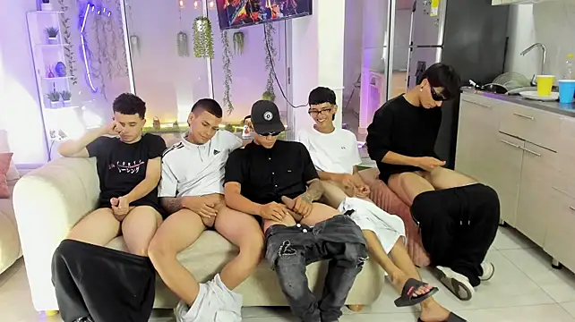 Houseofwarrios stripchat live cam model