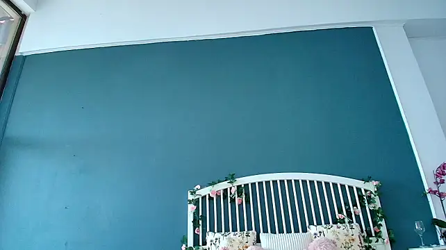 AlicePirs stripchat live cam model