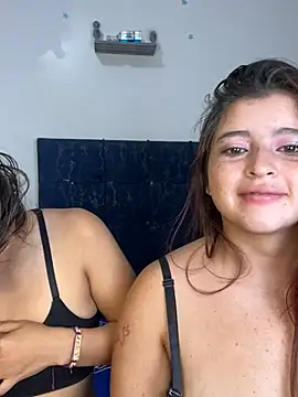 Viluuu-24 stripchat live cam model