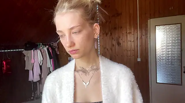GlyndaMccannon stripchat live cam model