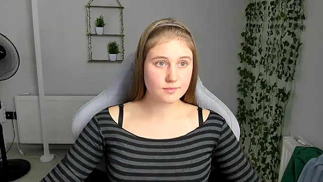 ViolaSecret stripchat live cam model