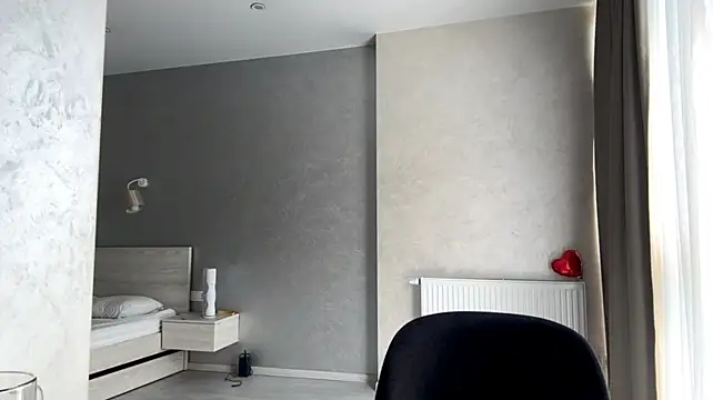 SoloFury stripchat live cam model