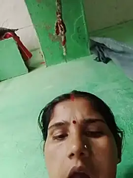 Rinee_iohtuh2 stripchat live cam model