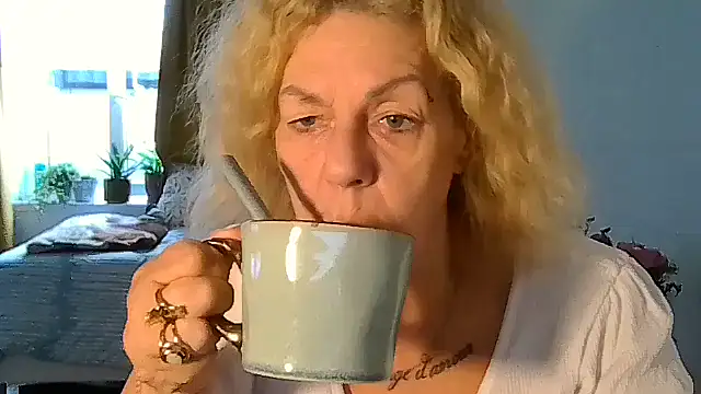 belgianshantie stripchat live cam model