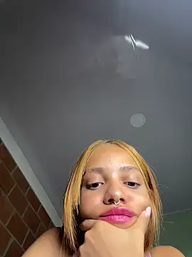 yumi_hanna stripchat live cam model
