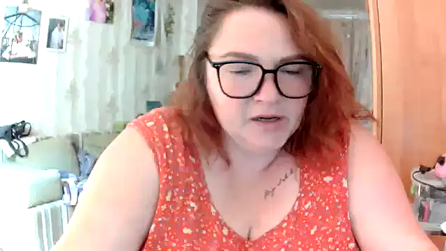AngelQSky stripchat live cam model