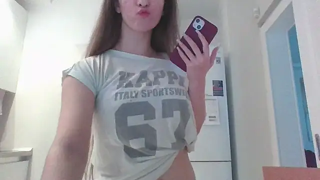 Avenyya stripchat live cam model