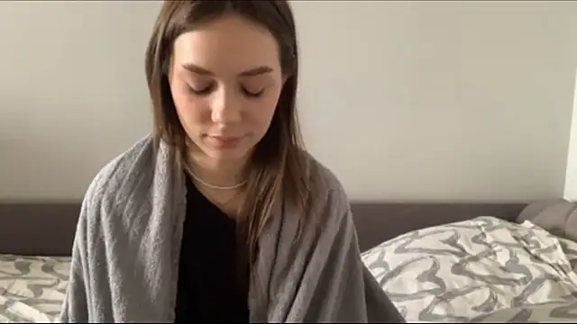 AureliaMontrose stripchat live cam model