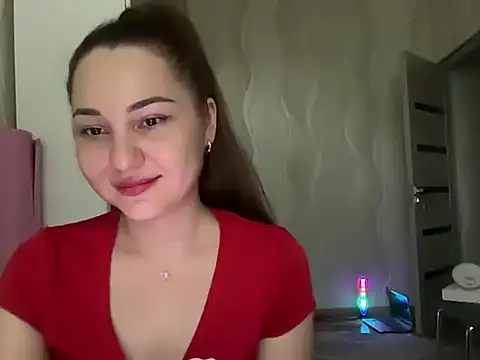 Nayvera stripchat live cam model