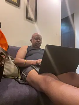 Dick_6inches_Delhi stripchat live cam model