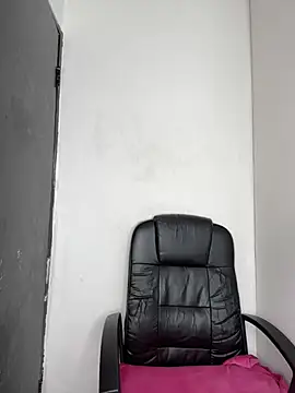 Cuddle_Bear stripchat live cam model