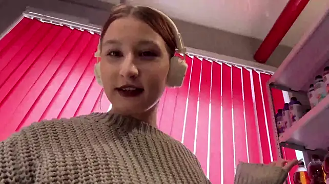 SuzanMoote stripchat live cam model