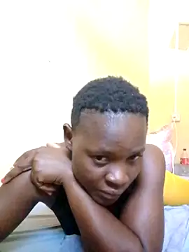 BUBBLY-QWEEN stripchat live cam model
